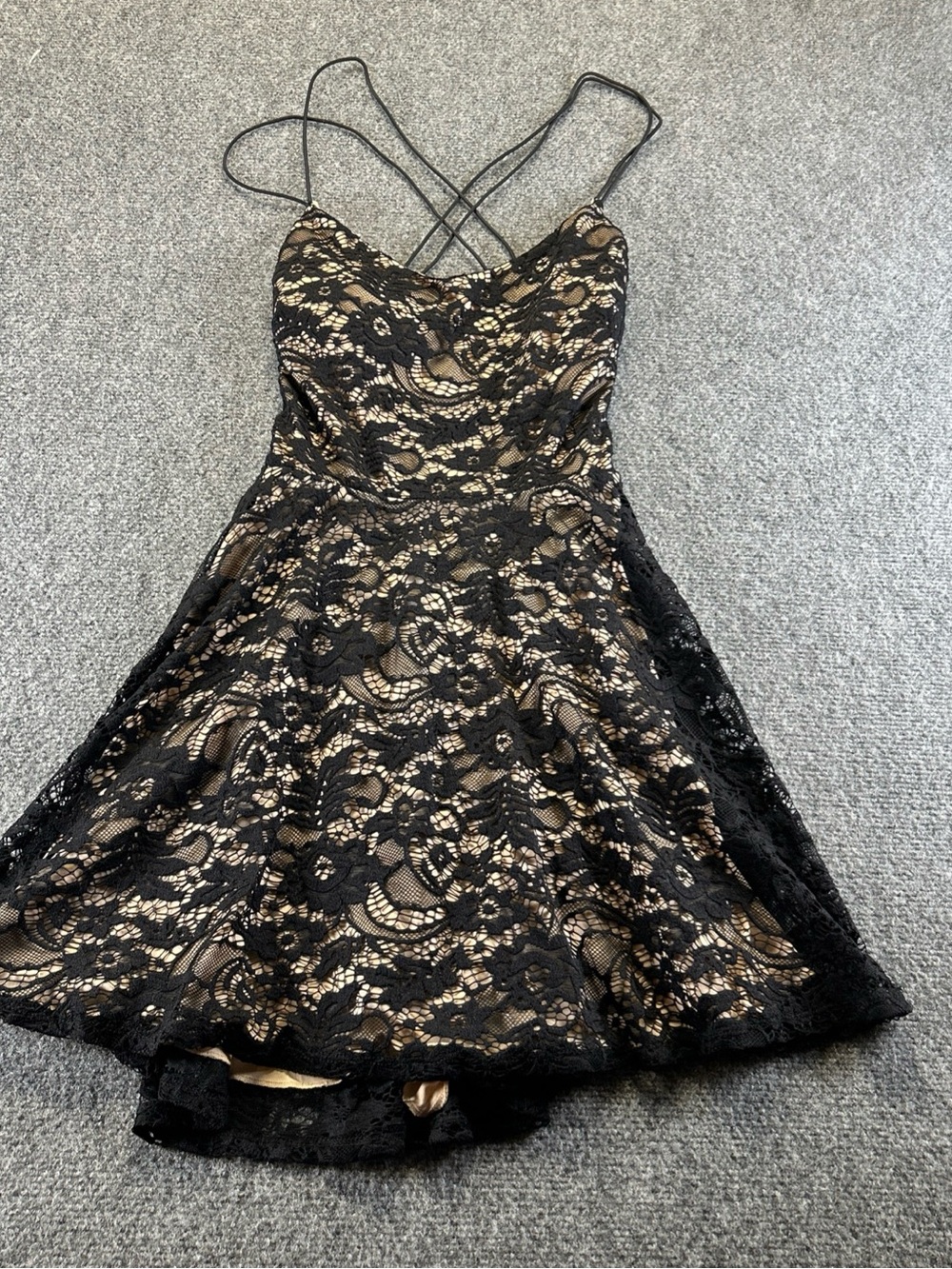 Windsor Black Lace Overlay Nude Lined Dress Womens 7/8